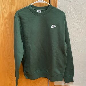 Nike Men’s Sportswear Club Fleece Crewneck Sweatshirt